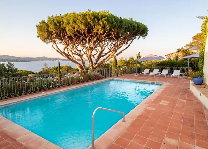 Marguerite Mit Eigenem Garten Und Terrasse By Interhome * Saint-Tropez