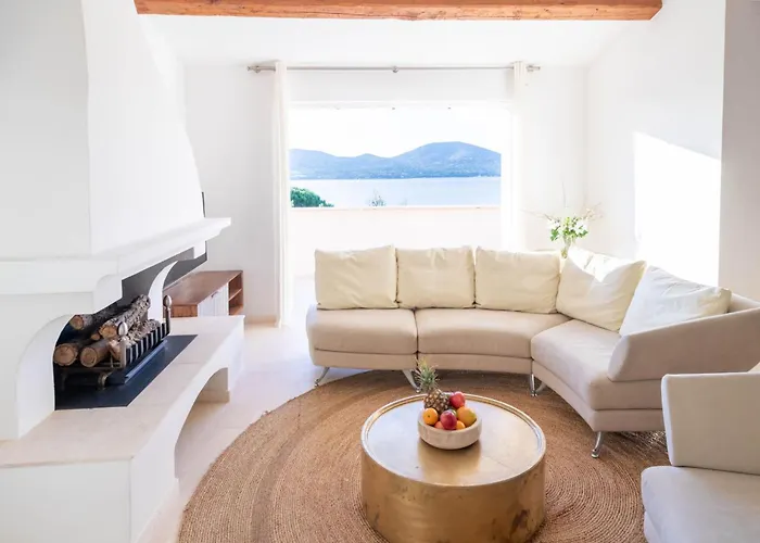 Marguerite Mit Eigenem Garten Und Terrasse By Interhome Holiday home Saint-Tropez