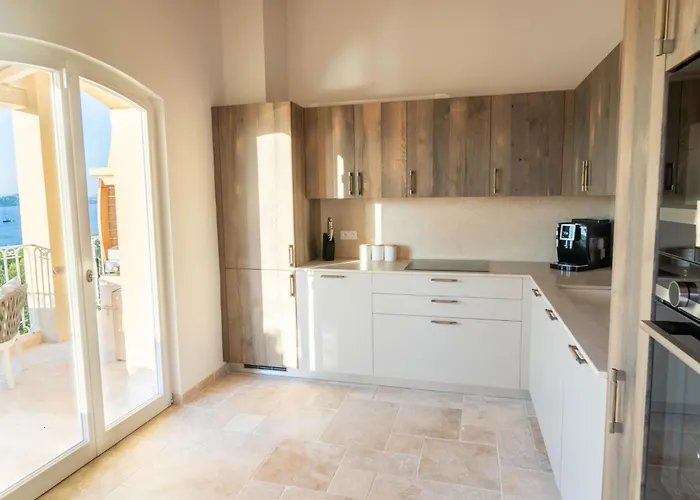 Marguerite Mit Eigenem Garten Und Terrasse By Interhome Holiday home *