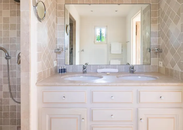 Marguerite Mit Eigenem Garten Und Terrasse By Interhome Holiday home