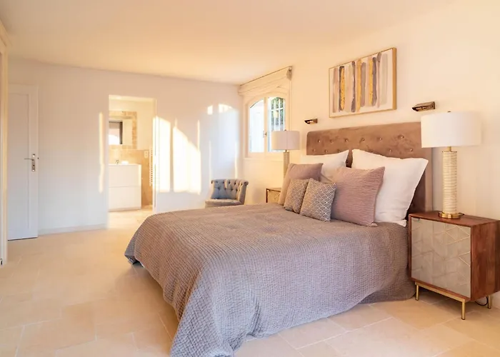 Marguerite Mit Eigenem Garten Und Terrasse By Interhome * Saint-Tropez